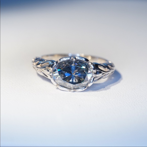 2.7 Carat 8x10 oval cut gray Moissanite VVS1 eastwest filigree setting 925silver - Picture 7 of 9